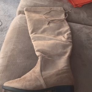 Charlotte Russe 👢